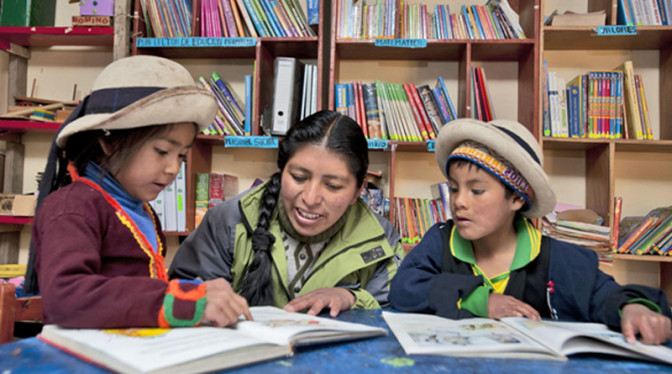 Por una gestión educativa transparente, democrática y descentralizada como base para la gobernabilidad