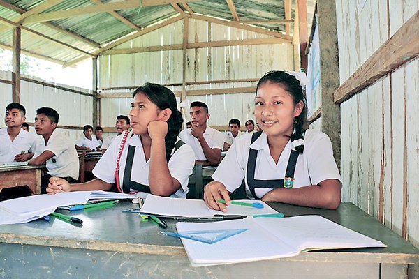 Ecuador aplicará modelo peruano de secundaria en zonas rurales