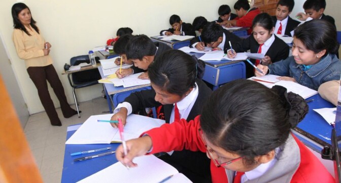 Colegios privados rechazan DU que establece medidas contra informalidad en servicios educativos