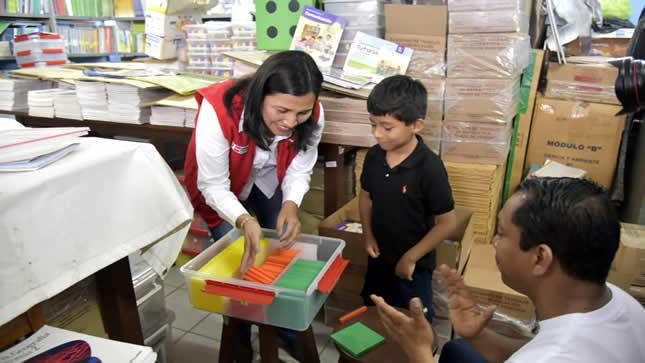 Ministra Flor Pablo lideró supervisión de escuelas públicas en Lima Metropolitana